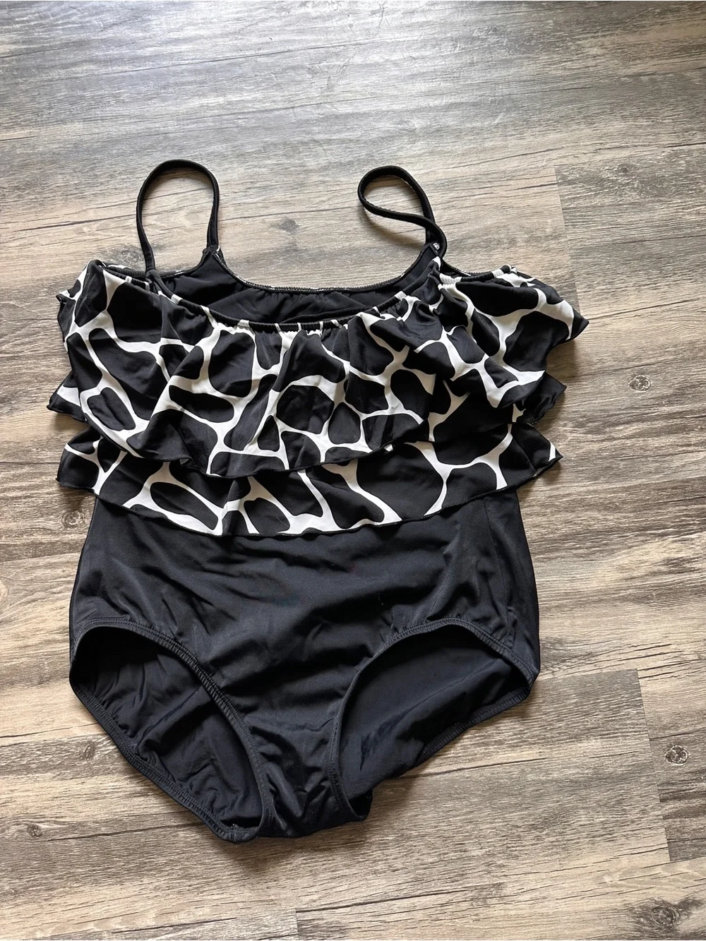 Longitude Black and White Ruffle One-Piece size 12‎